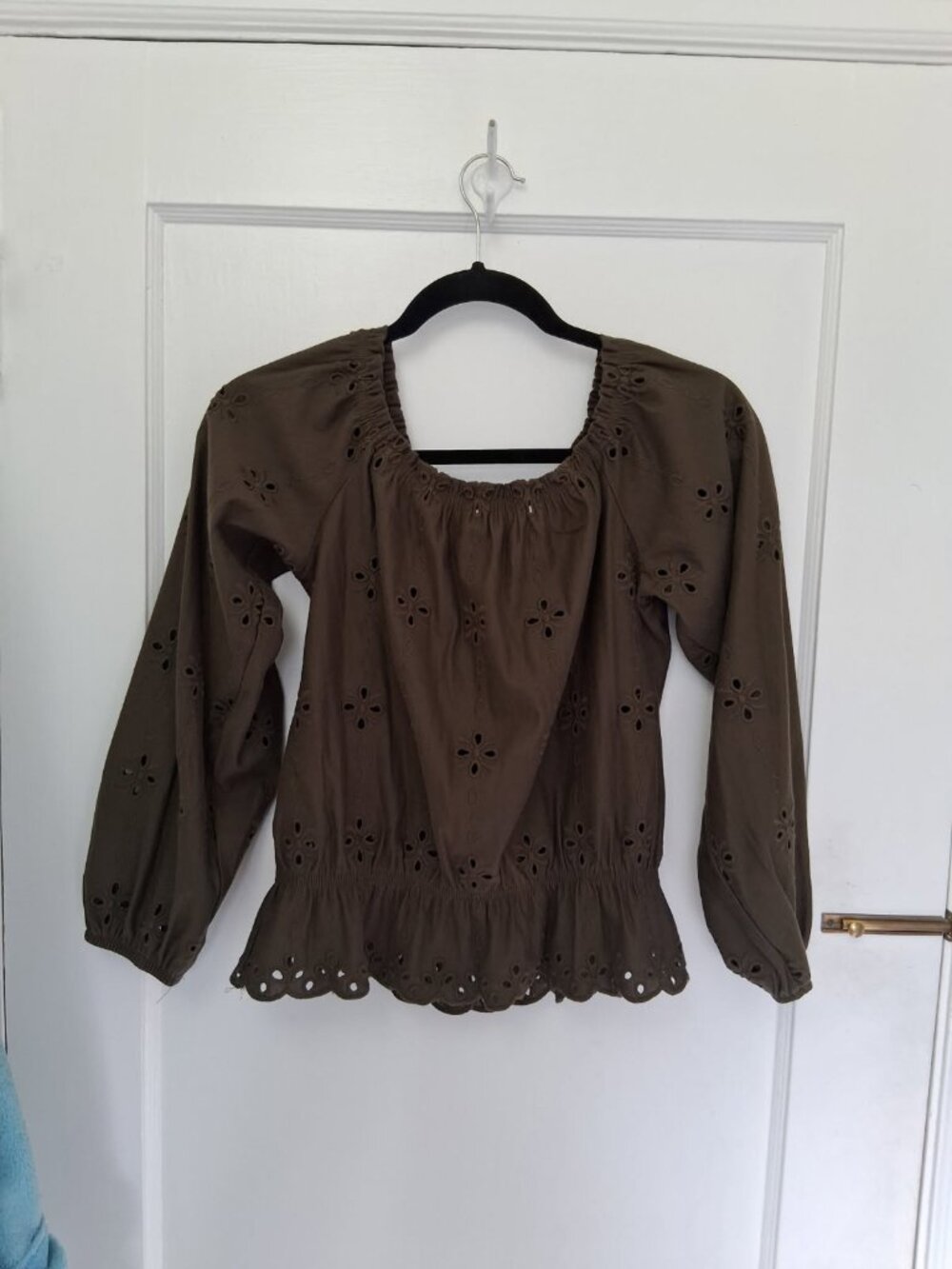 Women's H&M off the Shoulder Eyelet Peplum Top